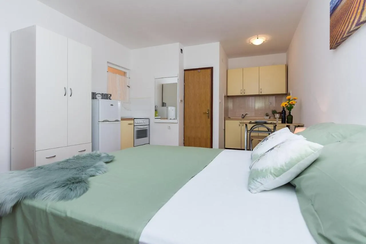 Apartments Marko Sukošan Croácia